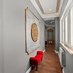 Villa Muenz Luxurious Residence