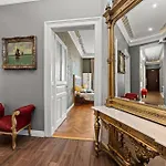 Villa Muenz Luxurious Residence